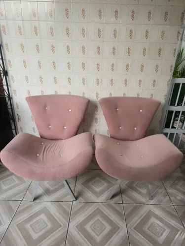 DUAS POLTRONAS ROSA
