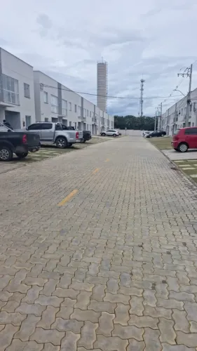 Apartamento 70 m -2/4- na Dona Olívia Universidade, quintal arrumadinho, garagem na porta.