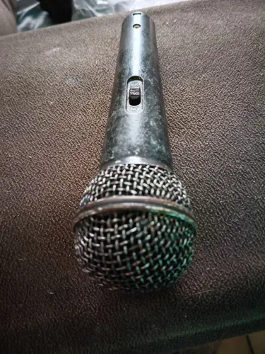 microfone Behringer Ultravoice 1800S original funcionando 