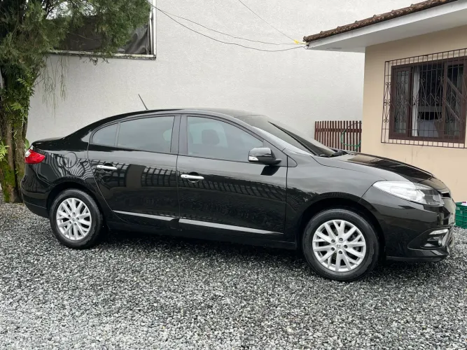 Renault Fluence Sed. Dynamique 2.0 16V Flex Aut. 2016