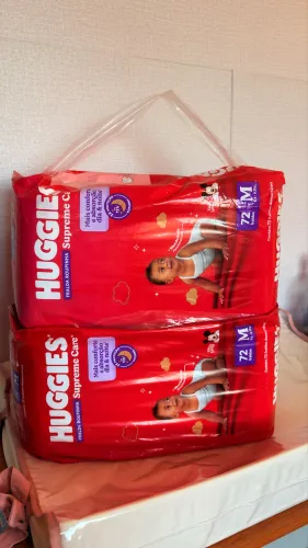 VENDO FRALDAS HUGGIES- Linha Supremecare Shortinho - TAMANHO M