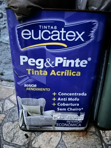 Tinta cinza claro lacrado