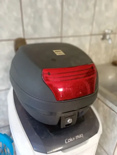 Baú para moto sem a base