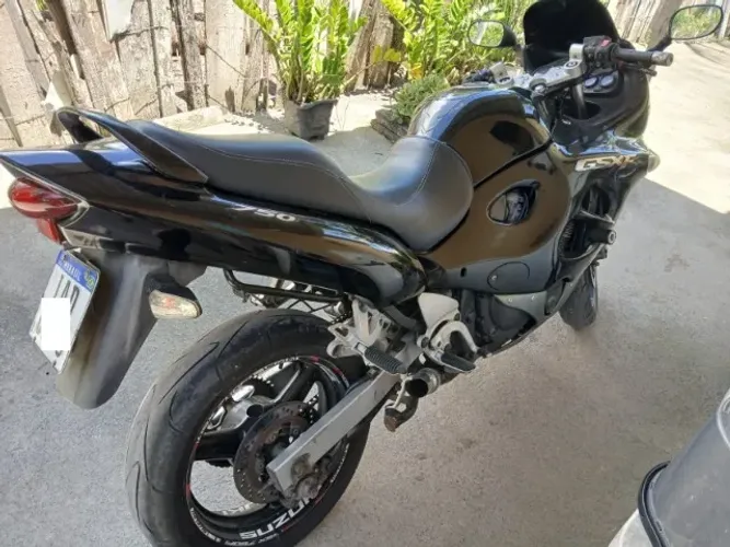 Moto de alta cilindrada no precinho