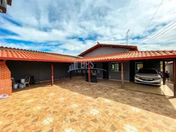 Casa para venda tem 120 metros quadrados com 3 quartos em Vila Maria Regina - Juatuba - MG