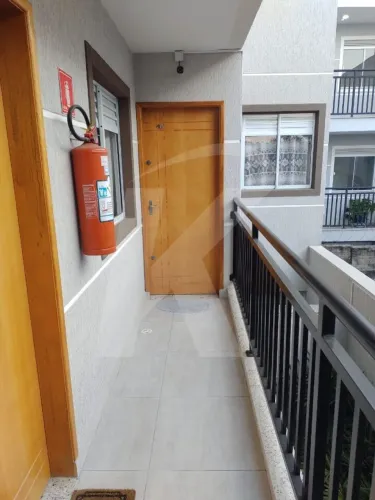 Apartamento com 33 m2, com 1 dormitório, sala, cozinha, banheiro.