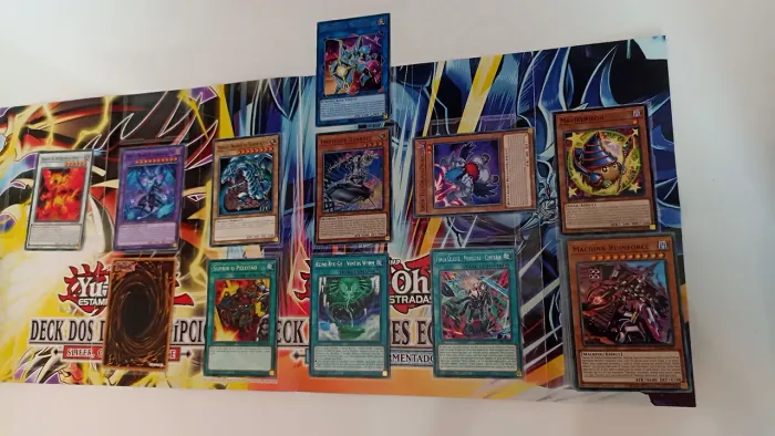 Lote de cartas Yu-Gi-Oh (230 cartas) sem repetição