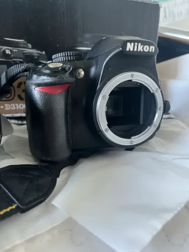 Nikon 3100