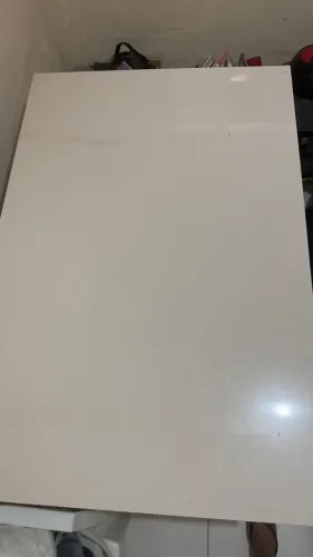 Mesa com tampo de vidro excelente para escritório