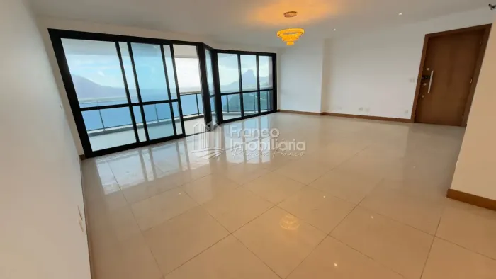 Apartamento frente mar para venda, com 300 metros quadrados com 4 Suites em Boa Viagem.
