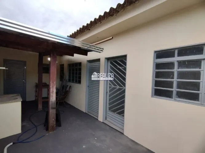 Casa com 1 Quarto(s) e 2 banheiro(s) para Alugar, 70 m² por R$ 1050 / Mês