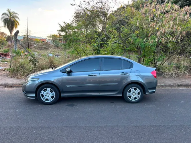 Honda City Sedan DX 1.5 Flex 16V Mec. 2013