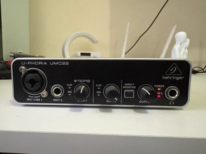 Interface de áudio behringer