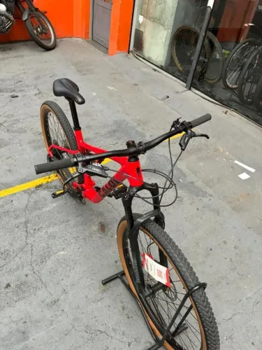 Bicicleta Caloi elite Carbon cor vermelha