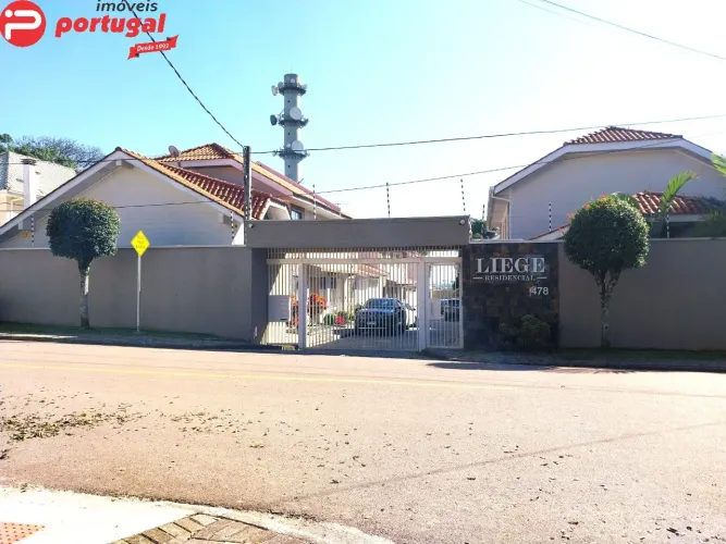 CASA RESIDENCIAL em Curitiba - PR, Capão Raso