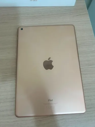 VENDO iPad 7ª Geração 128GB Wi-Fi - Cor Gold (Dourado)