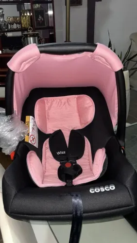 Bebê conforto cosco, quase não foi usado. Está muito novo.