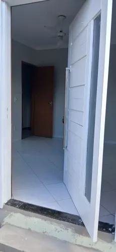 Alugo casa