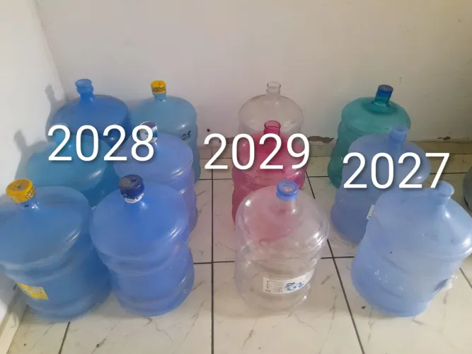 Lote 20 Galões de Água 20L - Validades 2026 2027 2028 e 2029