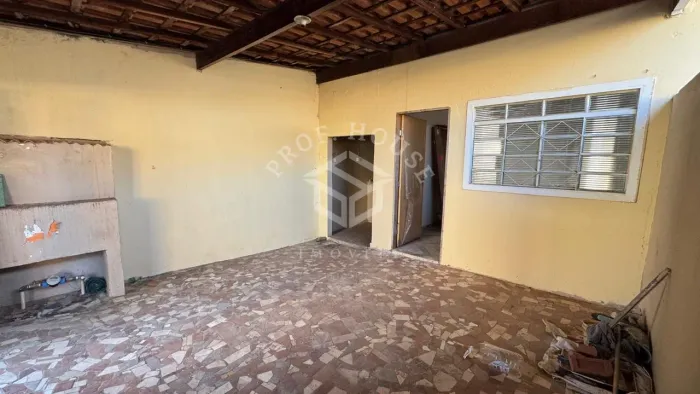 Imóvel antigo com 03 casas à venda na Vila Queiroz em Limeira-SP