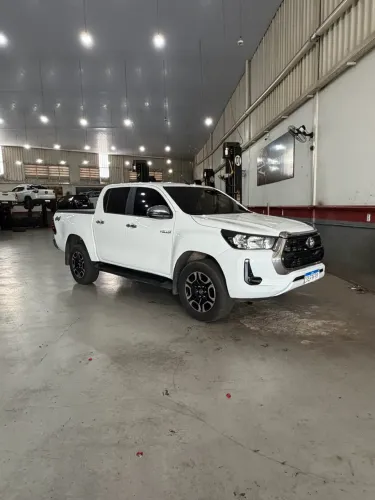 Toyota Hilux CD 4X4 2.8 Diesel Mec. 2023