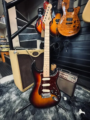 Guitarra G&L Legacy