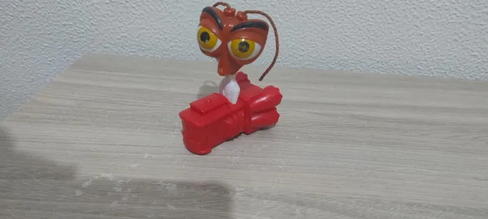 Boneco Dr. Barata ( Monstros vs Alienígenas) - McDonald's