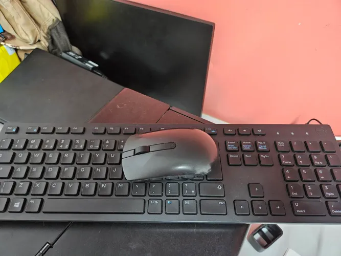 Vendo kit Teclado e Mouse sem fio Dell Pro