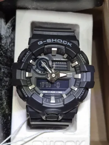 Relógio Casio G Shock 5522 - GA 700 , em perfeito estado, original!