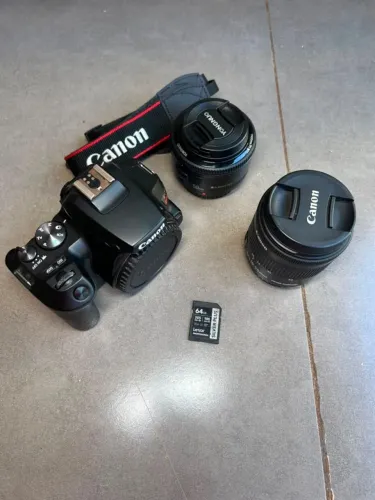 Câmera Canon SL3