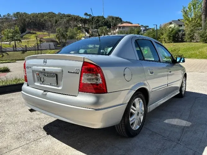 Chevrolet Astra Sedan 2.0/ CD 2.0 MPFI 8V 4P Aut. 2002