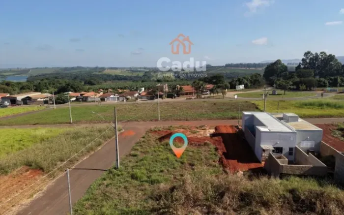 Vende-se direito de terreno de esquina 310m² em Delfinópolis MG