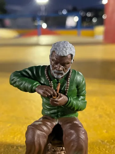 Preto velho resina pintado a mão 10cm