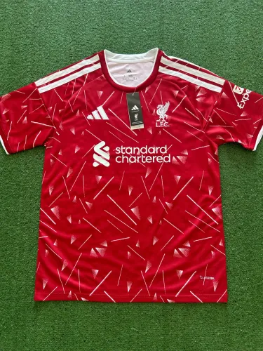 Liverpool Titular 26/27
