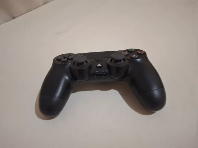 Vendo controle ps 4 original 