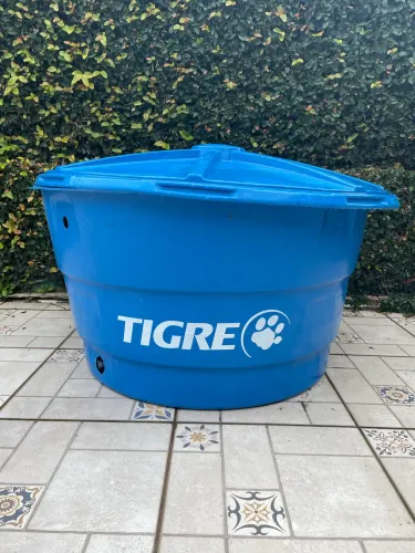 Vendo caixa de água 500 L