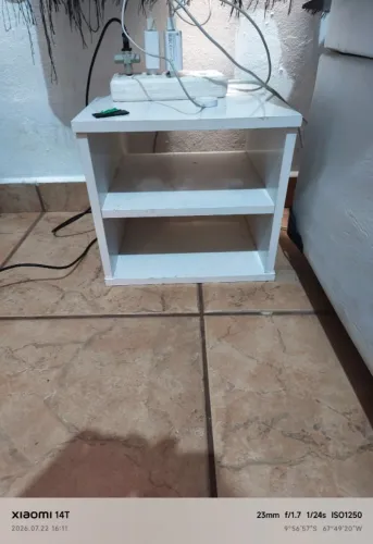 CRIADO MUDO