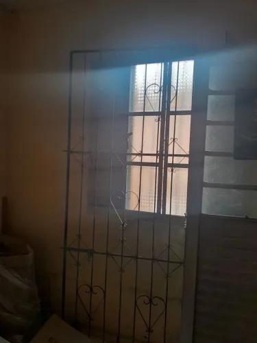 Grade de ferro para porta