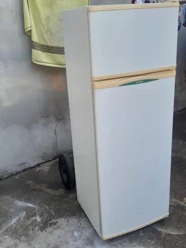 Geladeira consul 110 V funcionando ótimo