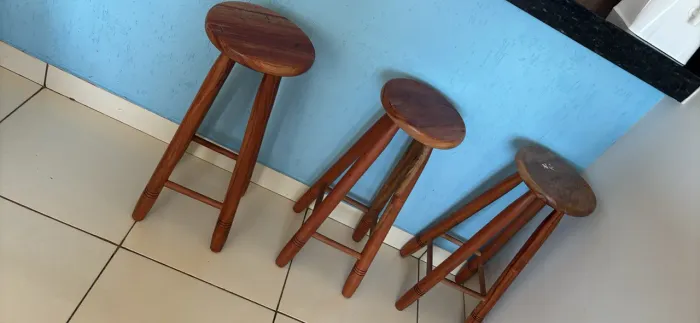 Vende-se 3 banquinhos