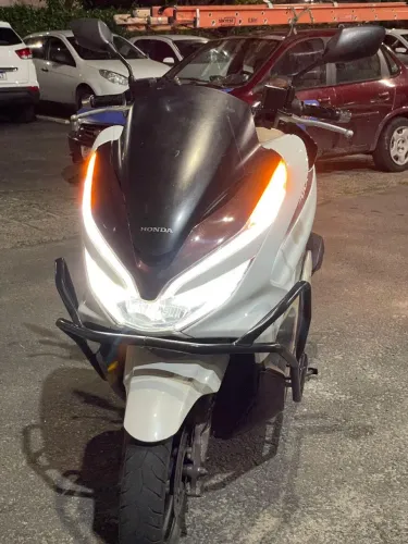 Honda PCX DLX 21/21 R$15.000