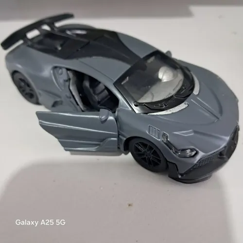 Miniatura Bugatti Metal 1.43