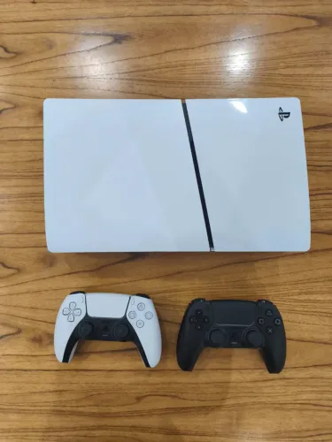 Console Sony PlayStation 5 Digital Slim 1TB - Branco + 2 controles