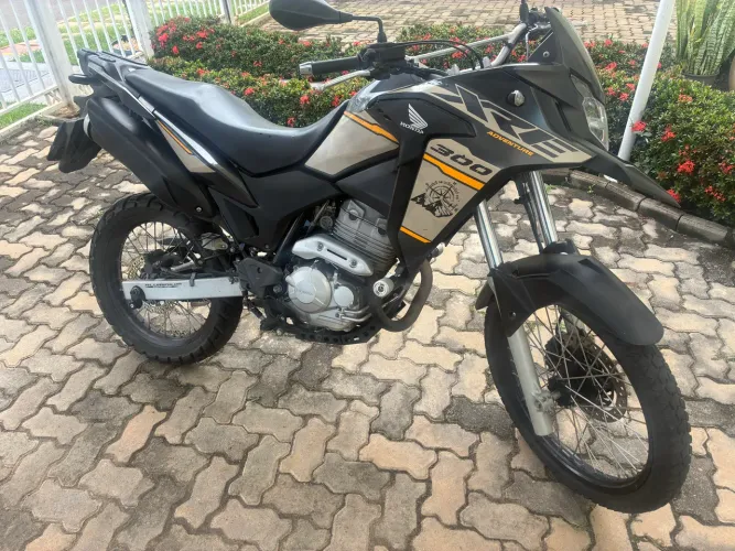 Vendo ou troco xre300 , troca somente com Hornet injetada volto a diferença