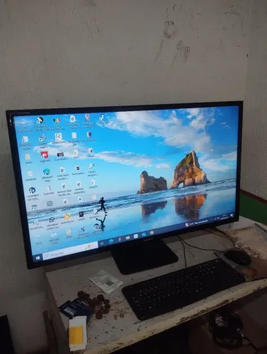 Monitor de 48 polegadas