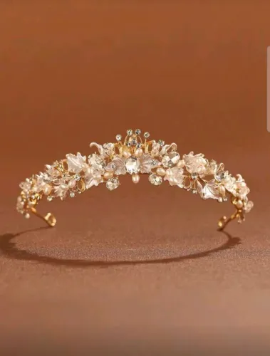 Tiara de Luxo Floral com Pérolas e Cristais - Ideal para Noivas