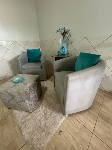 Duas poltronas cinza semi novas