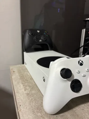 Xbox series s com vários jogos
