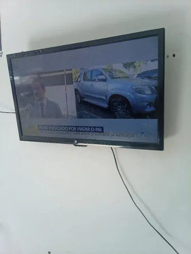 Televisão 32 polegadas ( 340 reais )