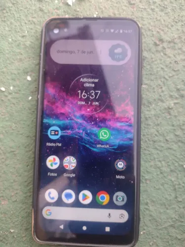 Vendendo celular one action 250 reais
